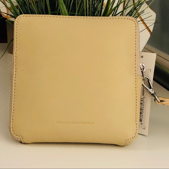 Cecile Box Wristlet NWT - Picture 7 of 7